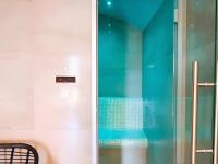 parní sauna s lavicí modrá parní sauna s lavicí modrá