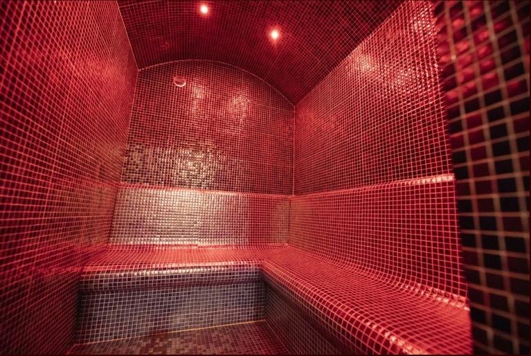 Parni sauna cervna Parni sauna cervna