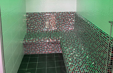 Vyhřívaná lavice wellness v parní sauně Vyhřívaná lavice wellness v parní sauně